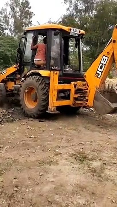 करोड़ों रूपए की सरकारी भूमि से अतिक्रमण हटाया
