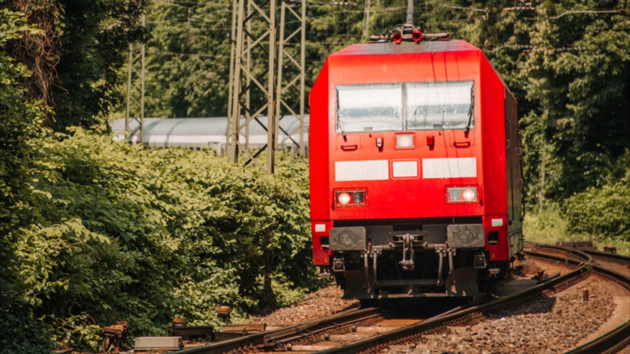 Bayern: frau kilometerweit von zug mitgeschleift