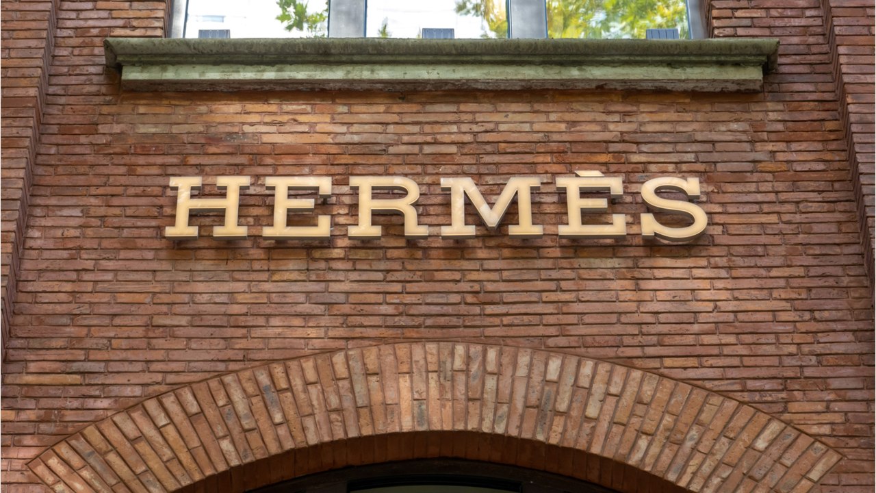 LVMH, Hermès, Kering (Gucci)... les géants du luxe du CAC 40 volatils après la faillite de SVB, faut-il s'inquiéter ?