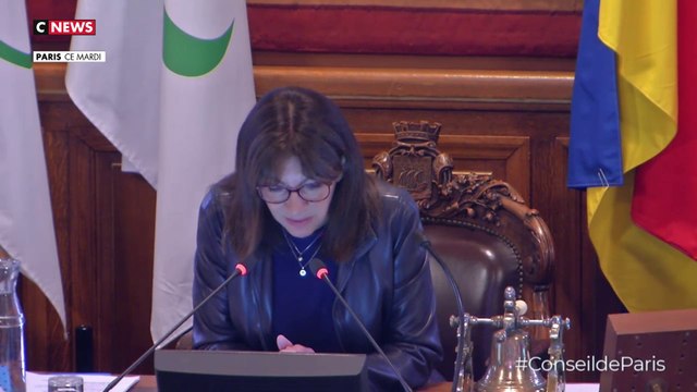 Pour permettre aux élus d'aller manifester, Anne Hidalgo suspend le conseil de Paris