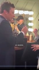 Bizarrap sorprendió a Jimmy Falllon con un regalo bien argentino.