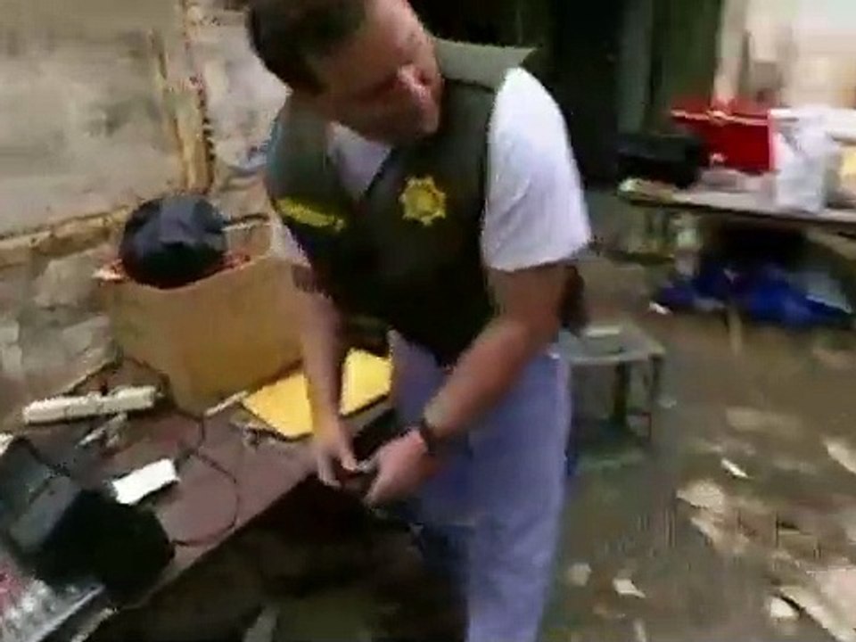 Cops - Se5 - Ep28 HD Watch