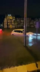 Şanlıurfa'da sağanak yağış sele sebep oldu