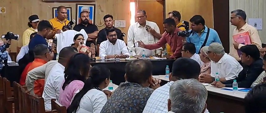 96 मिनट तक चर्चा , 183 करोड़ का बजट पारित- एक वर्ष बाद हुई नगर परिषद बोर्ड की बजट बैठक