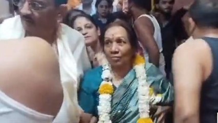 मलिकार्जुन खड़गे की धर्मपत्नी पहुंची उज्जैन, परिवार संग किए महाकाल के दर्शन