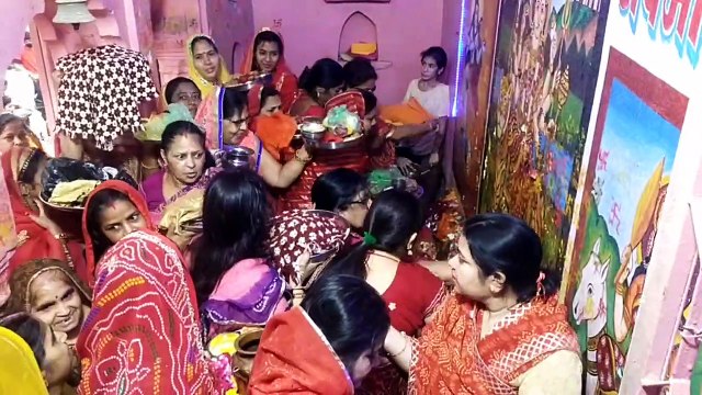 Video :अल सुबह में हुई माता शीतला की आराधना, ठंडे व्यंजनों का लगाया भोग