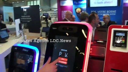Olivier Taxi présente la Borne de Check in Digital Kiosk chez Zucchetti. Paris/France - 14 Mars 2023