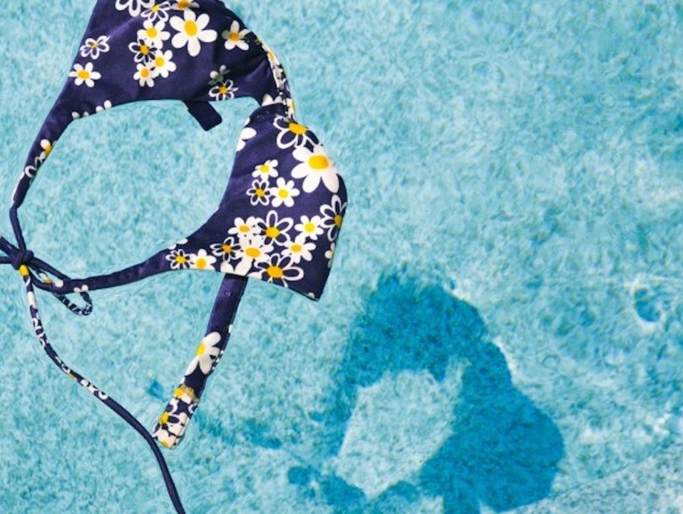"Oben ohne" für Frauen bald auch in Kölner Schwimmbädern erlaubt