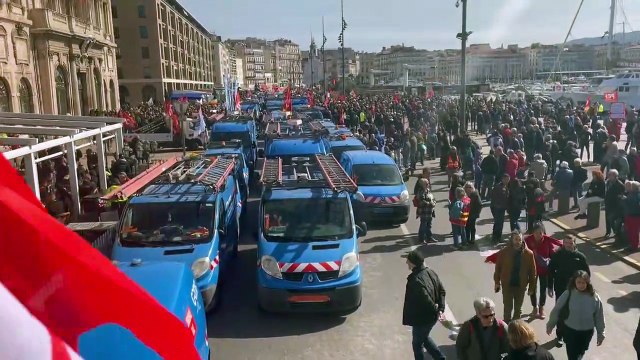 Retraites : les syndicats veulent mettre la pression sur le parlement