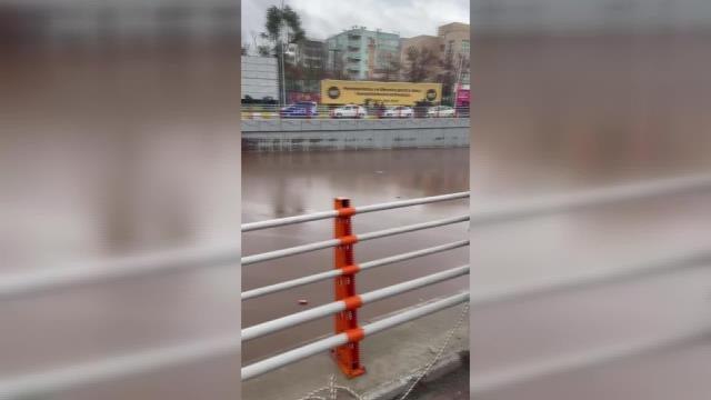 Aziz Aydınlık'tan Sel Felaketine İlişkin Açıklama: Sabahtan Beri Hem Valilik Hem Afad Hem de Belediye Burada İki Tane Su Motoru Çalıştıramıyor