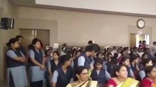 দঃদিনাজপুরঃ শপথ গ্রহণ নার্সিং ট্রেনিং স্কুলের ছাত্রীদের! কিন্তু কেন ?