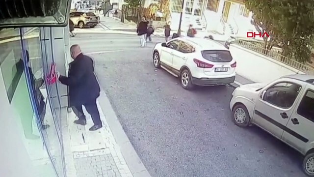 Eski sevgili dehşeti yaşattı! Sokak ortasında çocuklarının önünde iki kadına mermi yağdırdı