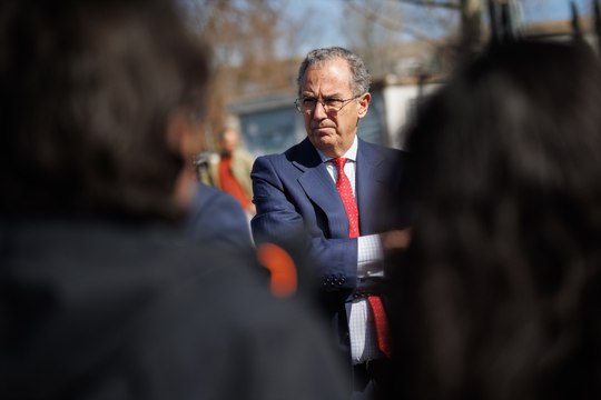 Ayuso y Ossorio justifican que el vicepresidente cobre el bono térmico señalando al marido de Mónica García por percibirlo