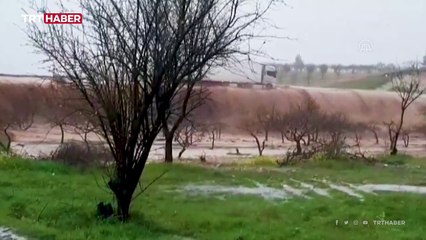 Selin yıktığı yolda tır suya kapıldı