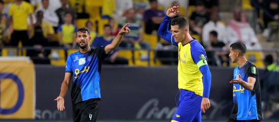 Cristiano Ronaldo se enoja y ve su primera amarilla en Arabia