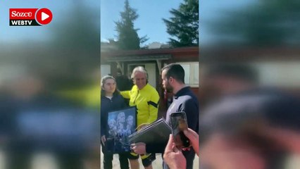 Taraftardan Jesus'a hediye