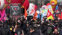 Novo dia de protestos na França