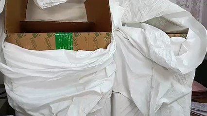 घर में रखी थी 112 पेटी अवैध शराब...देखें वीडियो