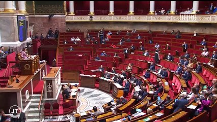 RETRAITES / 300 manifestants devant la centrale nucléaire de Saint-Laurent-des-Eaux