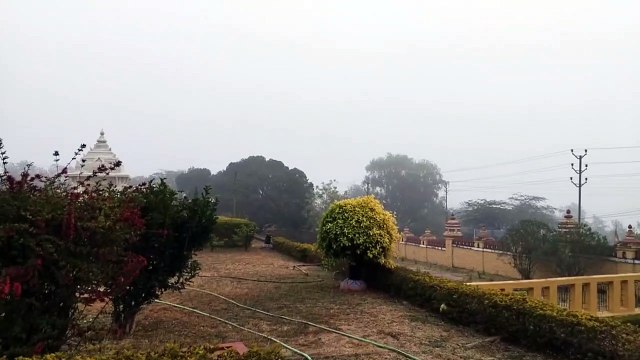 फिर बदला मौसम: छाए घने बादल, तेज हवा चली