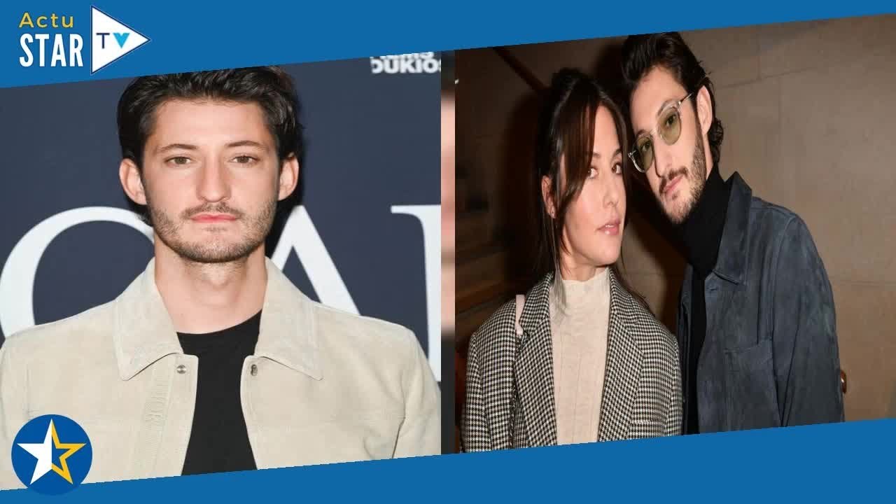 Pierre Niney a 34 ans : sa compagne Natasha Andrews partage des clichés très intimes en couple et en