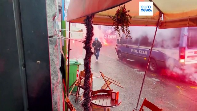 Batalla campal entre los hinchas del Eintracht de Fráncfort y la policía en Nápoles