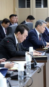 윤 대통령 출국 2시간40분 전…북 ICBM 도발