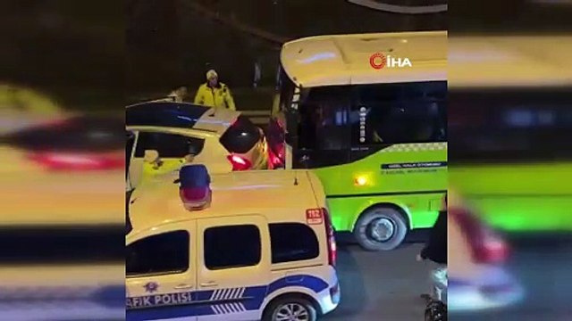 Dur ihtarına uymayan midibüs şoförü İstanbul caddelerini birbirine kattı