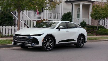 2023 Toyota Crown XLE Oxygen White Design Preview