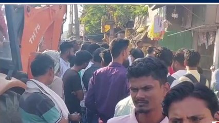 गोपालगंज: डीएम के आदेश पर सदर अस्पताल के सामने से हटा अतिक्रमण, देखें LIVE