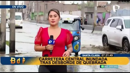 Santa Clara: Furgoneta quedó varada por inundación en la Carretera Central