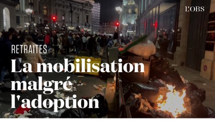 Tải video: Des manifestations spontanées au soir de l'adoption de la réforme des retraites