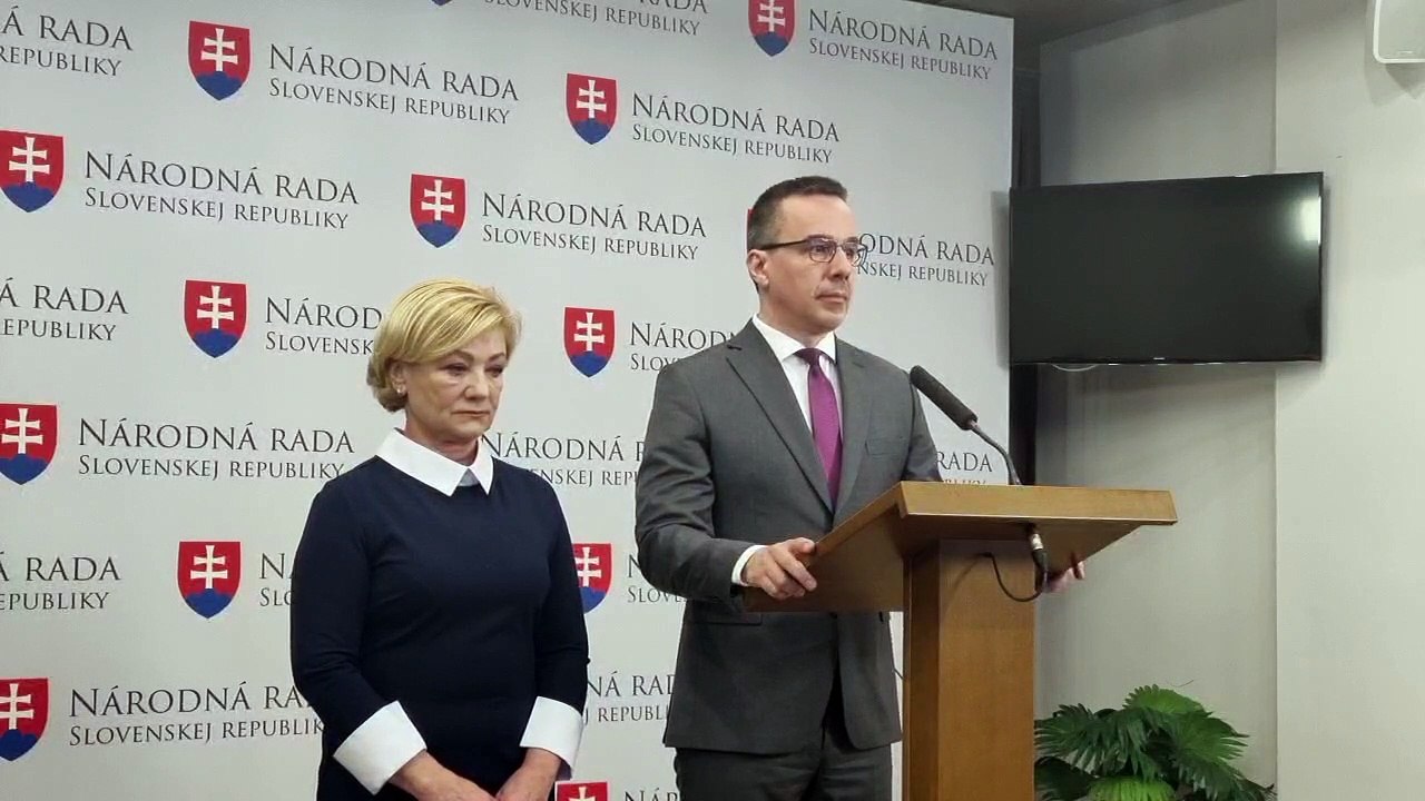 ZÁZNAM: E. Tomáš: Ak prejde návrh Hlasu, dôchodky by sa mohli od júla zvýšiť o 8 %