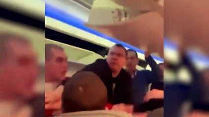 Vídeo: Passageiros russos ‘saem no soco’ durante voo