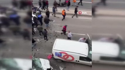 6 aracın karıştığı zincirleme kazada 5 kişi yaralandı