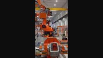 Çin'de 'Robotların Robot Yaptığı' Akıllı Üretim Hattından Görüntüler