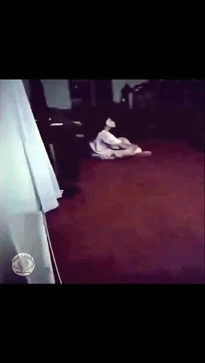 Tangan Siapa Itu?