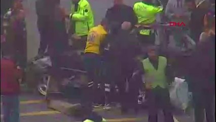 BEYLİKDÜZÜ AMBARLI LİMAN YOLU'NDA TRAFİK KAZASI: 3 ÖLÜ - 1