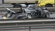 İstanbul’da feci kaza! Otomobil TIR’a çarptı: 3 ölü