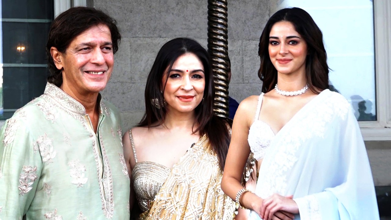 Wife के साथ Alanna की शादी में पहुंचे Chunky Panday, Ananya भी अलग लुक में आई नजर