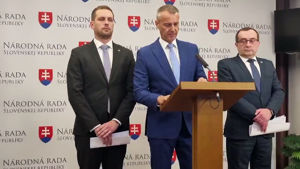 ZÁZNAM: Hlas-SD podal podnet na NKÚ vo veci machinácií v Slovenskom pozemkovom fonde