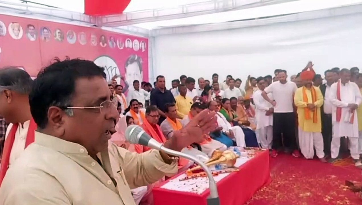 भाजपा प्रदेशाध्यक्ष पूनियां ने खटखटाया कलक्ट्रेट का गेट, इस कदर हंगामा...!