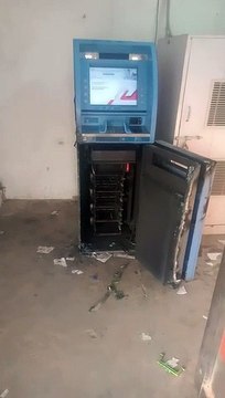 आधी रात बाद गैस कटर से काटकर एटीएम लूटा, एटीएम से निकले सिर्फ 62 हजार रुपए