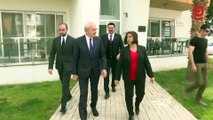 Kılıçdaroğlu, eşi Selvi Kılıçdaroğlu ile birlikte; depremde Adıyaman İsias Hotel’de hayatını kaybedenlerin KKTC'deki ailelerini ziyaret etti