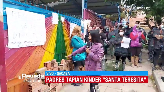 Padres tapian un kínder en Sacaba denunciando maltratos y cobros irregulares