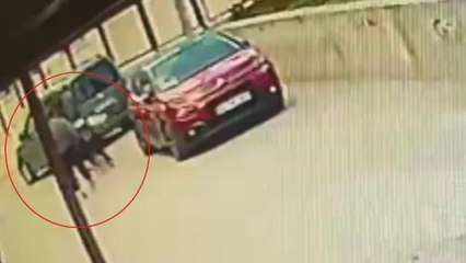 ORTAOKUL ÖĞRENCİSİ, TARTIŞTIĞI LİSELİYİ BIÇAKLADI