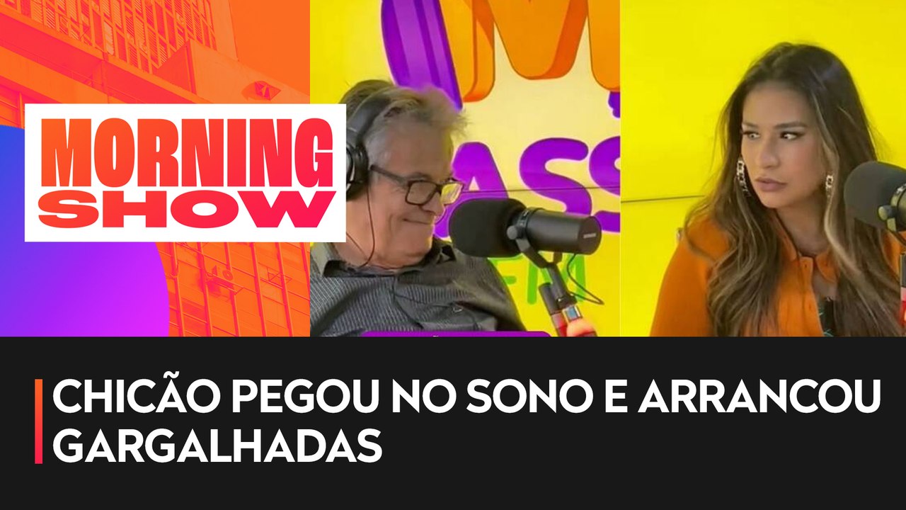 Radialista dorme durante entrevista com Simone Mendes