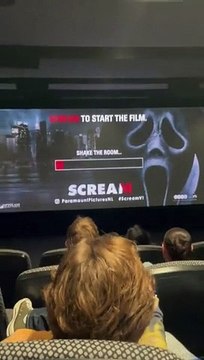 Dans ce cinéma, les spectateurs doivent crier pour que le film Scream 6 démarre