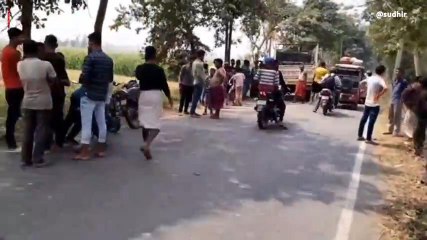 खगड़िया: गैस सिलेंडर लोडेड वाहन पलटी, चार लोग हुए जख्मी