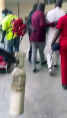 Avant la fin : Ousmane Sonko tenté de sortir du tribunal, arrêté par les gendarmes et renvoyé